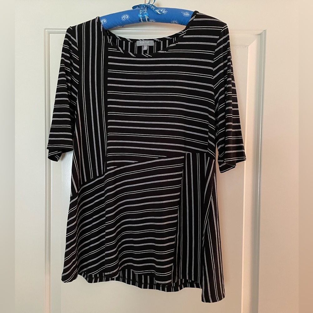 Habitat asymmetrical top in black with white stripe